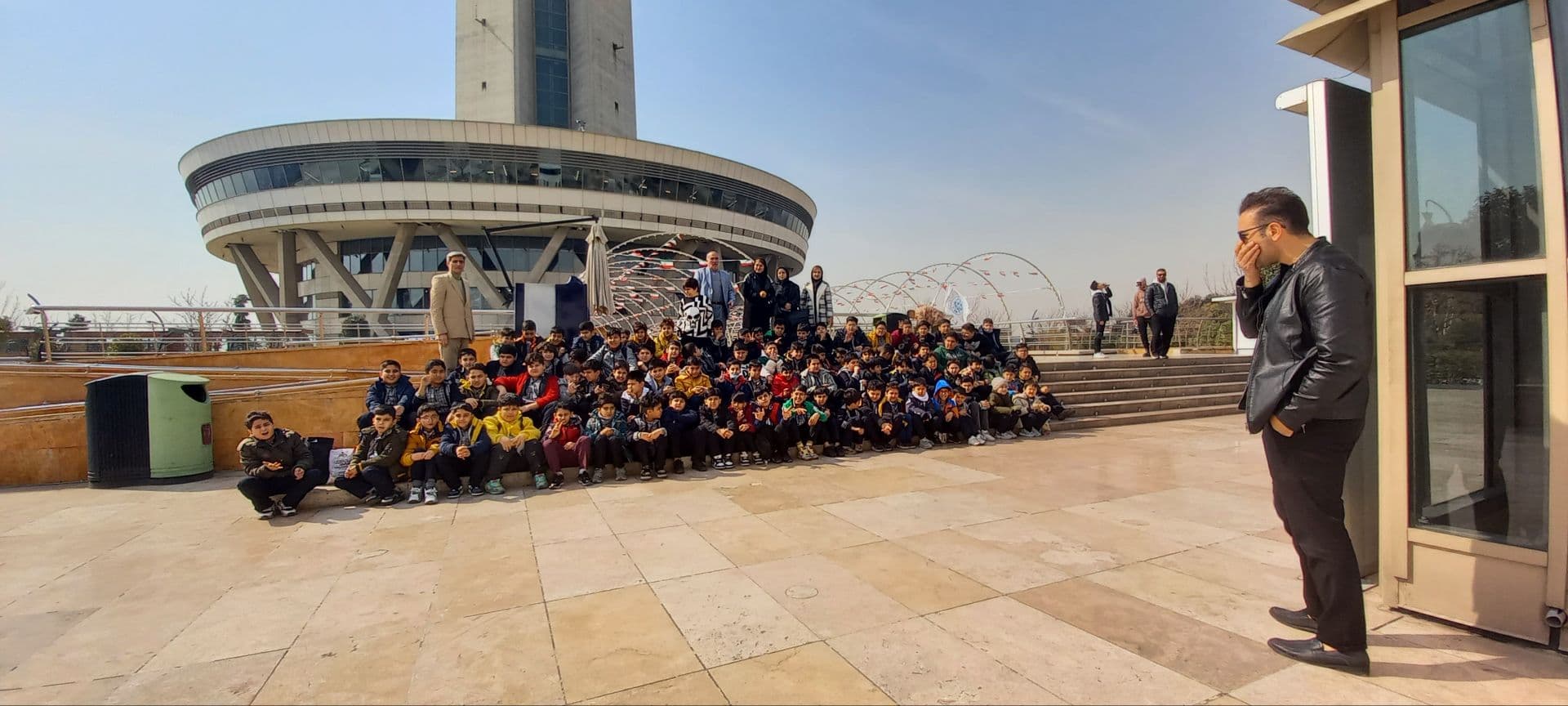 اردوی برج میلاد